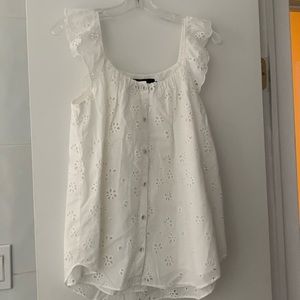 Hatch white sleeveless button down lined pattern shirt